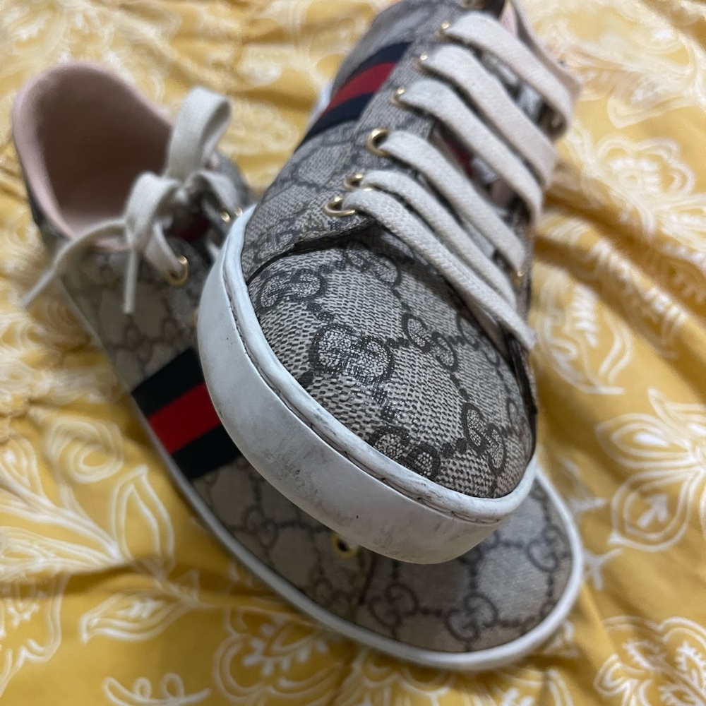 Authentic Gucci sneakers size 9 from Nordstroms  the soles are worn (see pics) - Picture 10 of 13